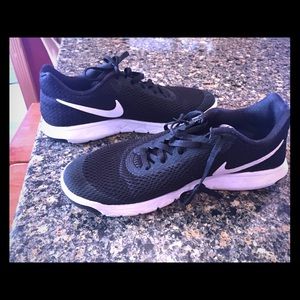 Women’s gym shoes